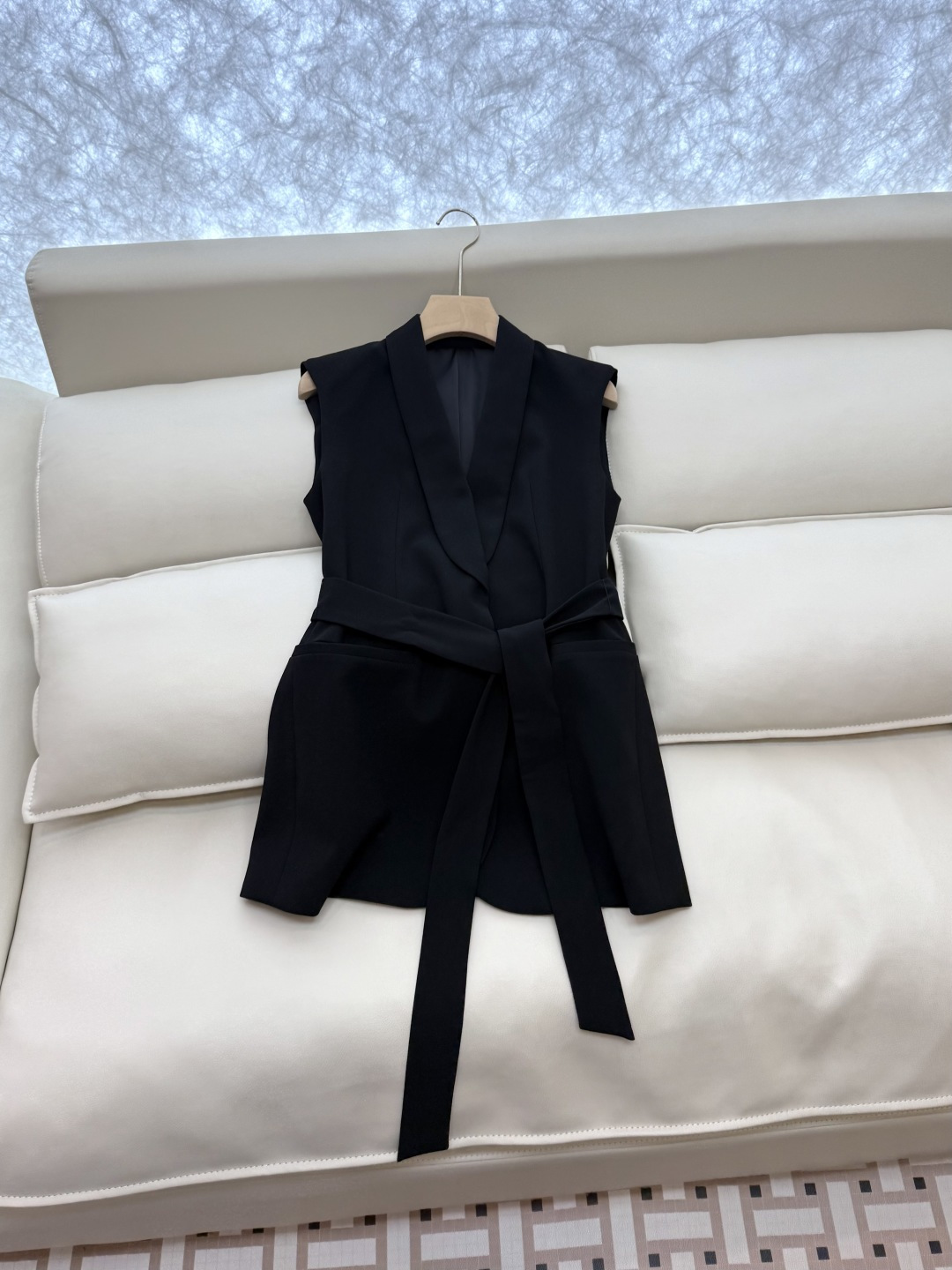 YML045#新款套装⚠️。
Max 醋酸马甲➕长裤 套装 黑色 米白色 36/38/40/42 