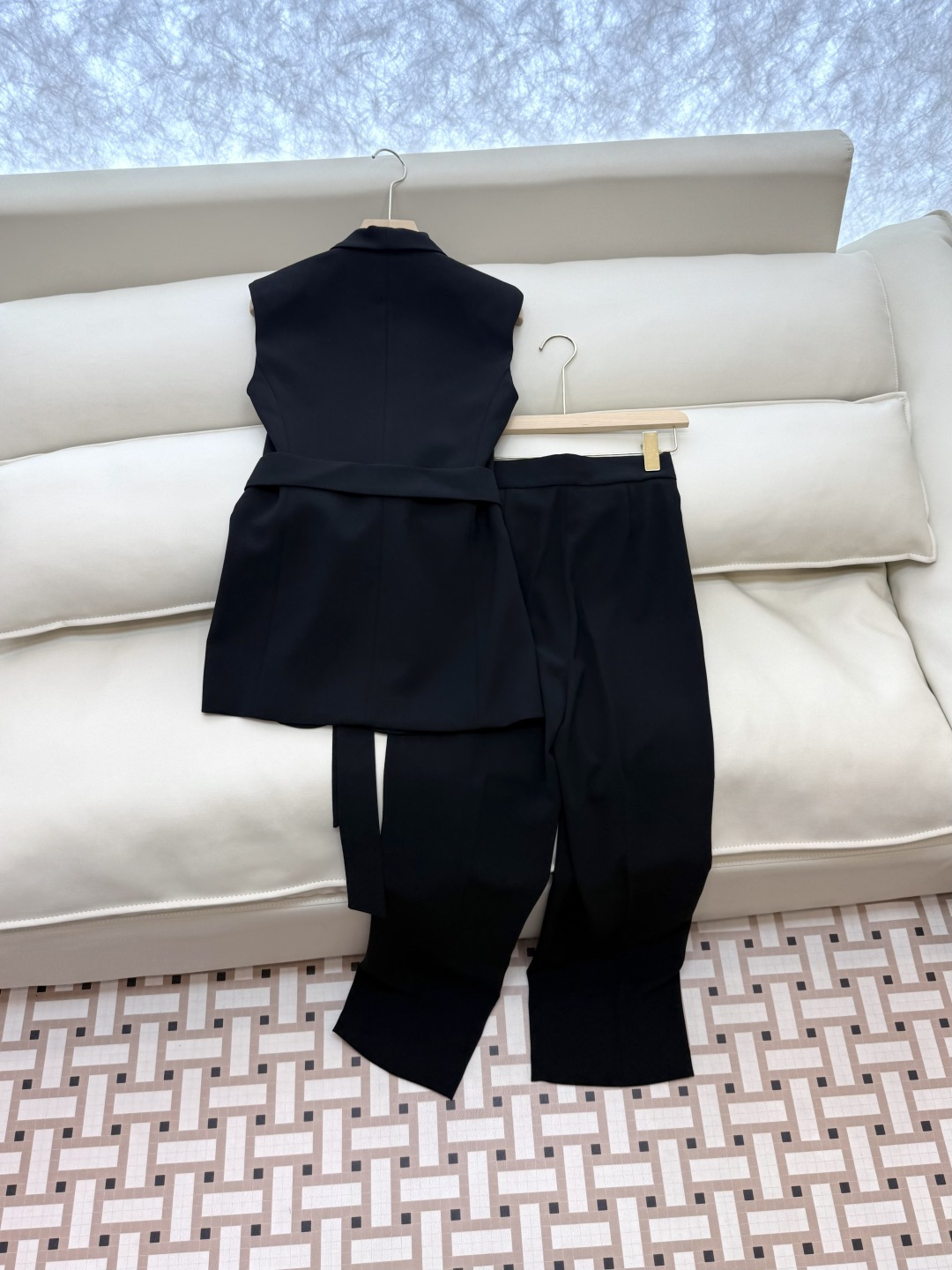 YML045#新款套装⚠️。
Max 醋酸马甲➕长裤 套装 黑色 米白色 36/38/40/42 