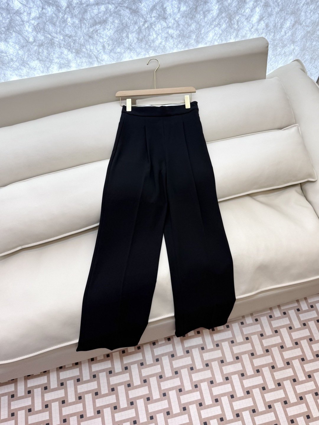 YML045#新款套装⚠️。
Max 醋酸马甲➕长裤 套装 黑色 米白色 36/38/40/42 