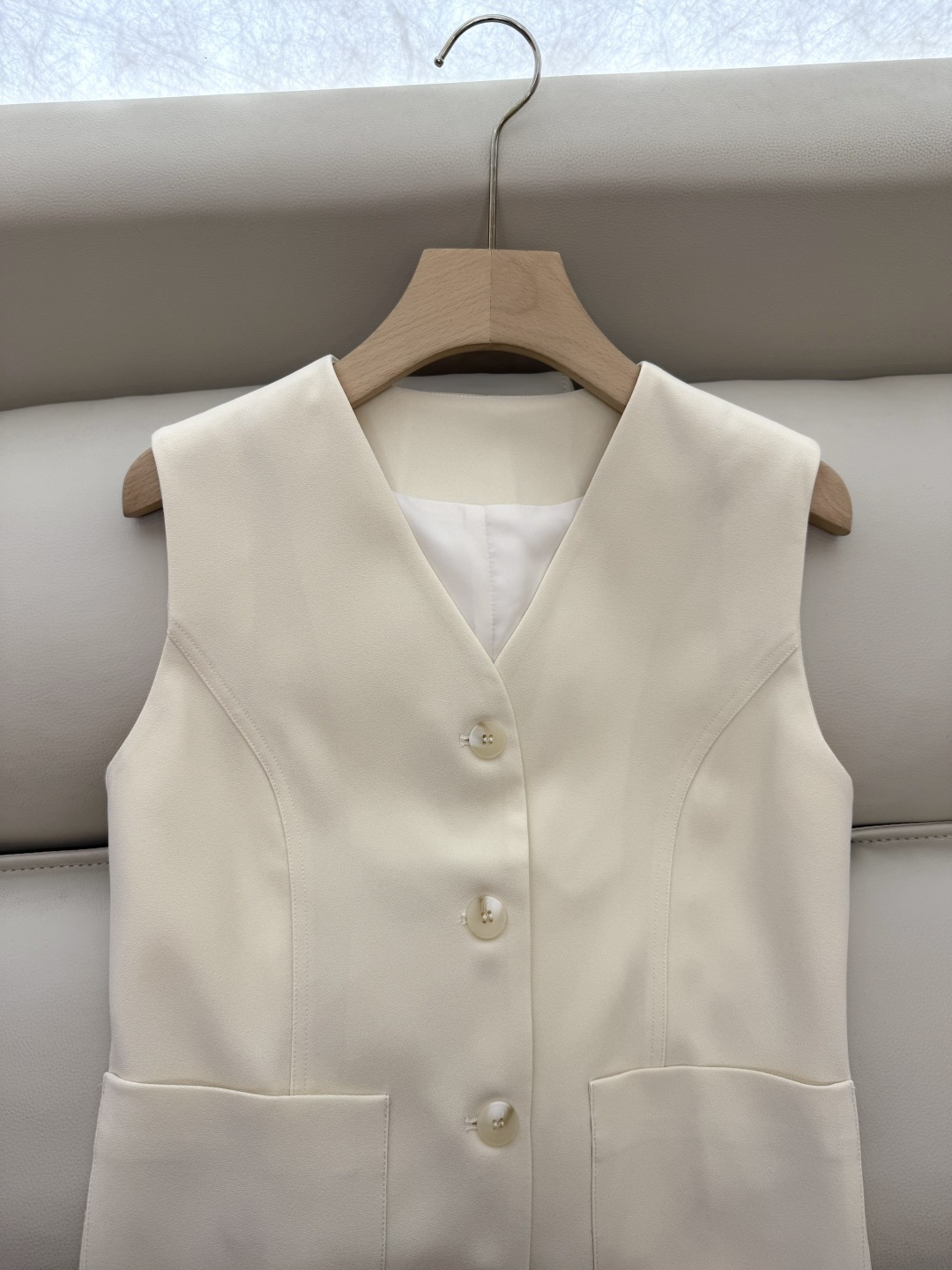 YML046#新款套装⚠️。
100% 醋酸马甲➕长裤 套装 黑色 米白色 SMLXL