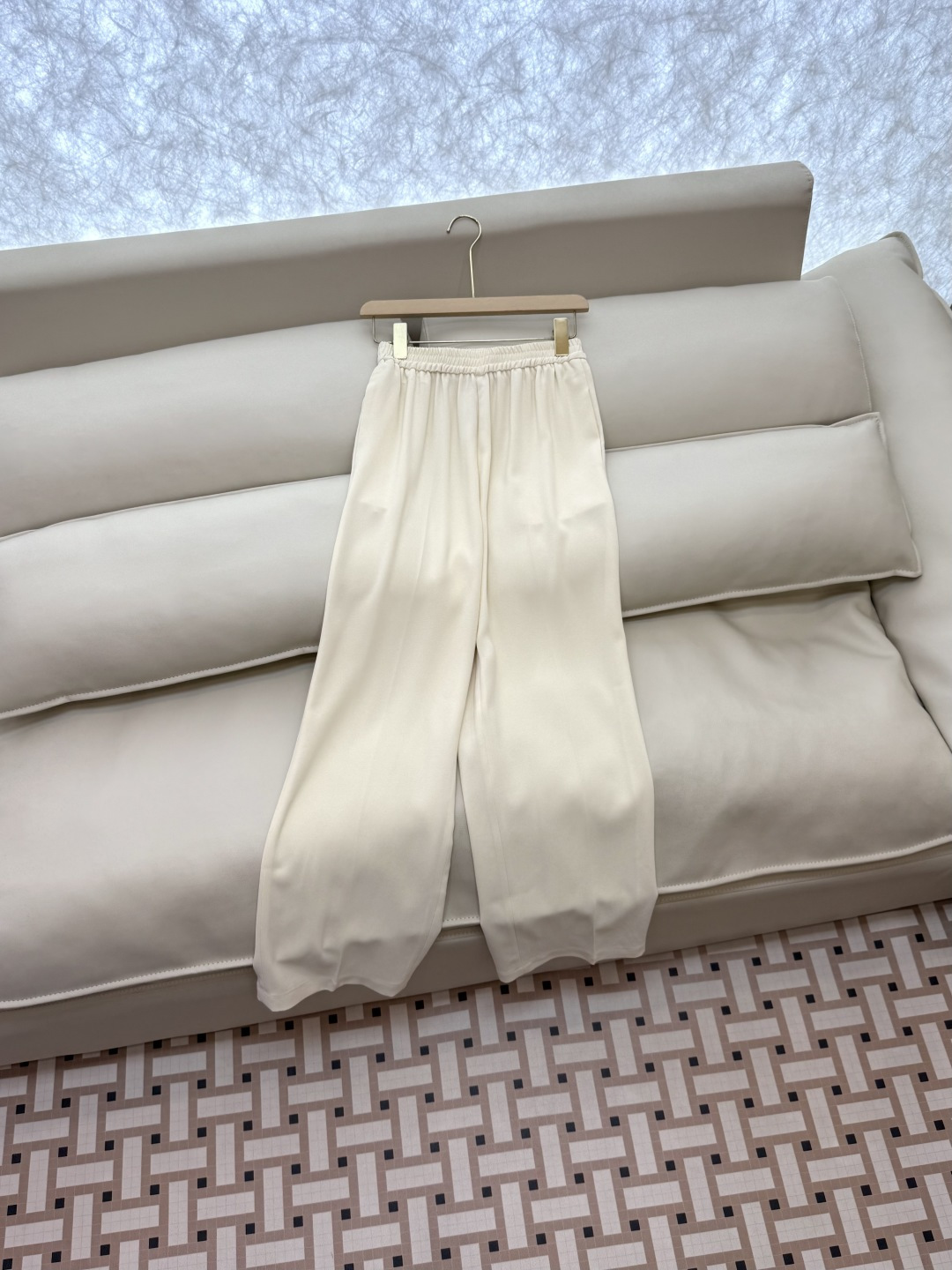 YML046#新款套装⚠️。
100% 醋酸马甲➕长裤 套装 黑色 米白色 SMLXL