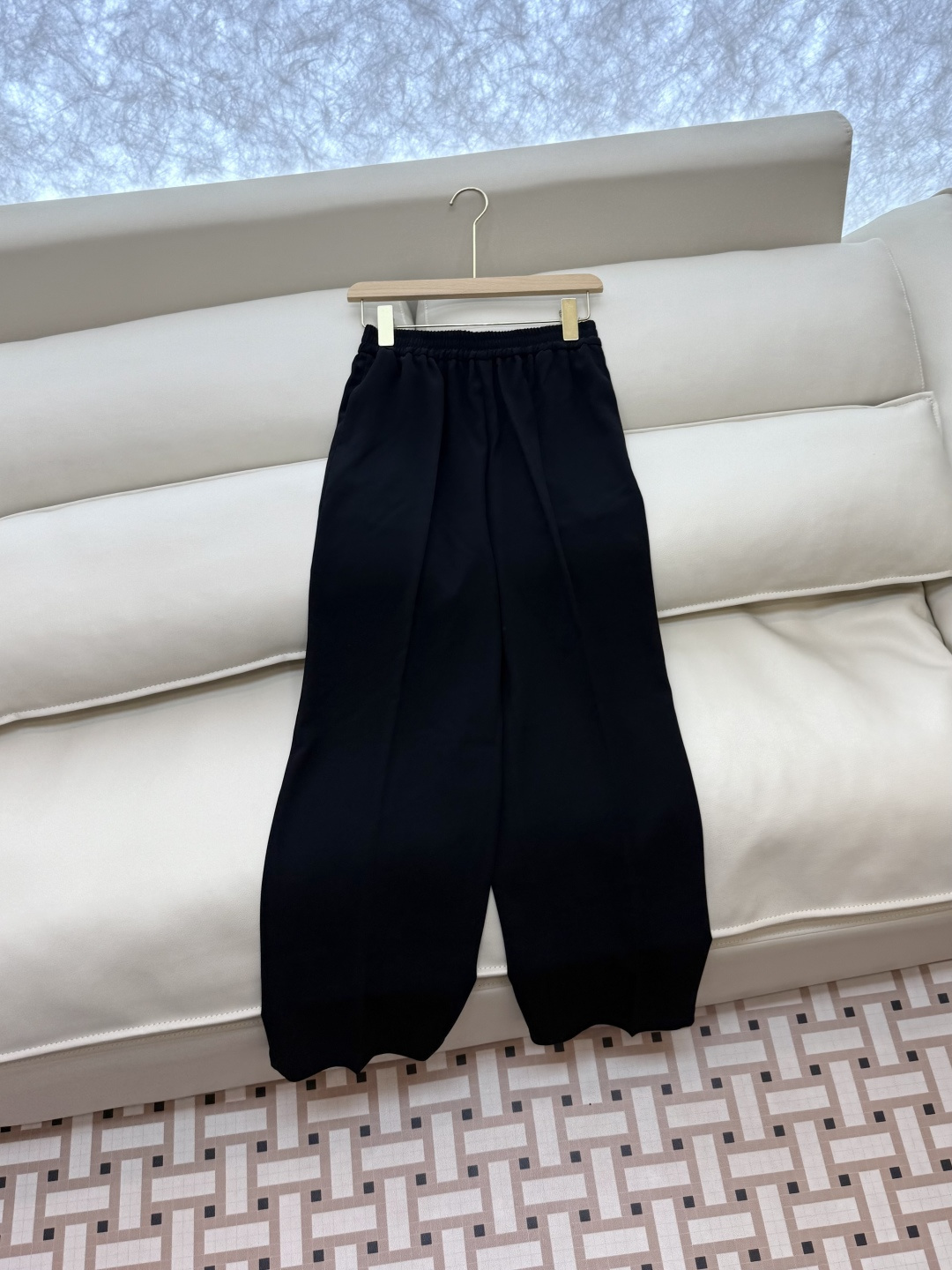 YML046#新款套装⚠️。
100% 醋酸马甲➕长裤 套装 黑色 米白色 SMLXL