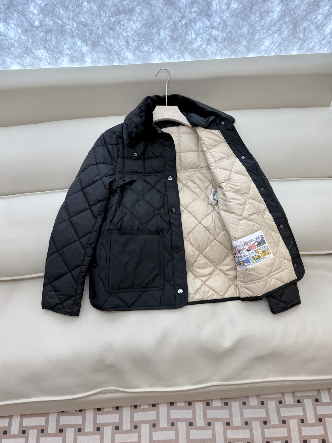 WHL006#新款羽绒服⚠️。
Moncler 科技毛领（非真毛 对标专柜）90%白鹅绒 格纹 羽绒服 