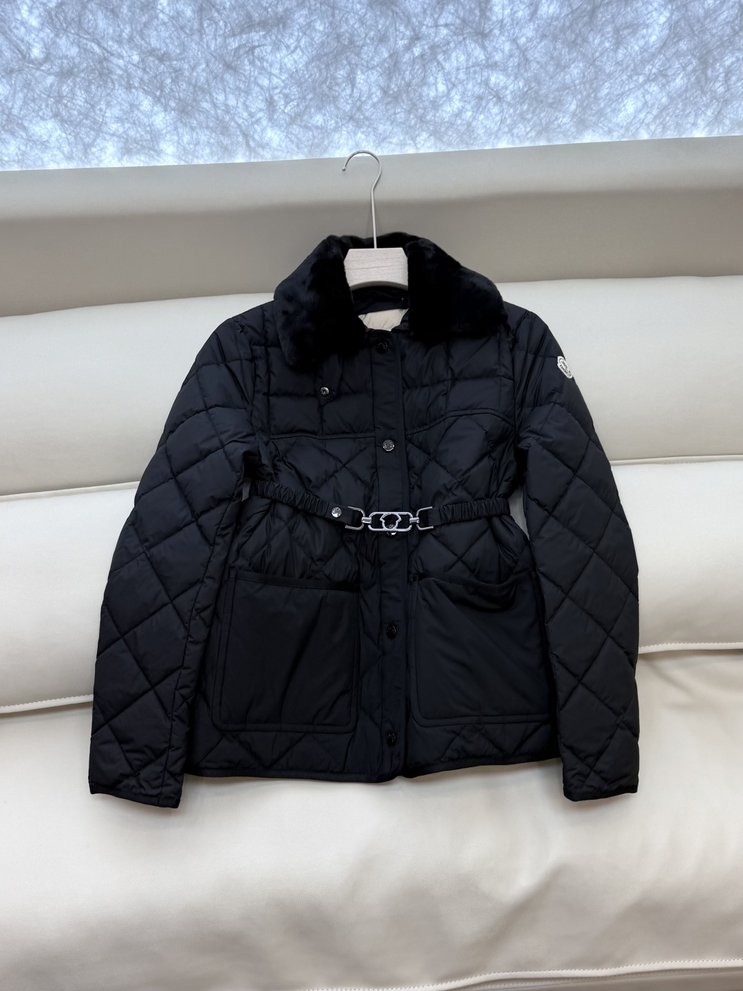WHL006#新款羽绒服⚠️。
Moncler 科技毛领（非真毛 对标专柜）90%白鹅绒 格纹 羽绒服 