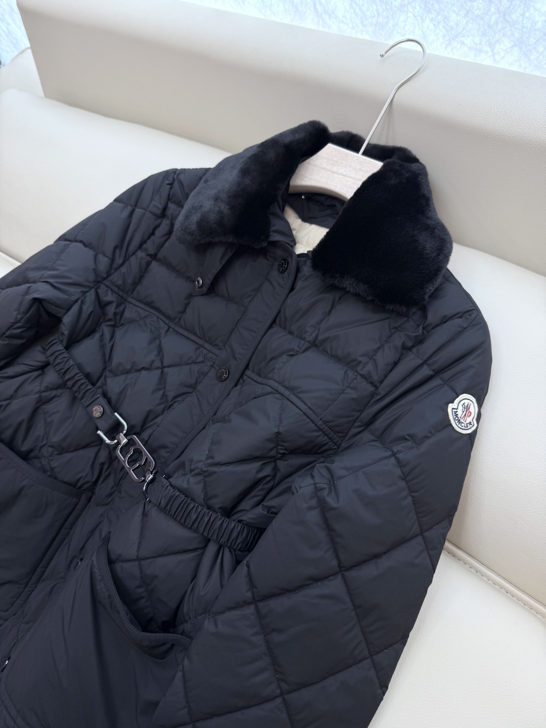 WHL006#新款羽绒服⚠️。
Moncler 科技毛领（非真毛 对标专柜）90%白鹅绒 格纹 羽绒服 