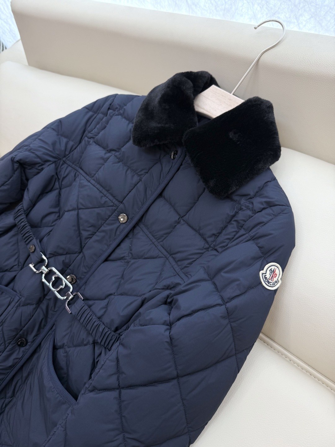 WHL006#新款羽绒服⚠️。
Moncler 科技毛领（非真毛 对标专柜）90%白鹅绒 格纹 羽绒服 