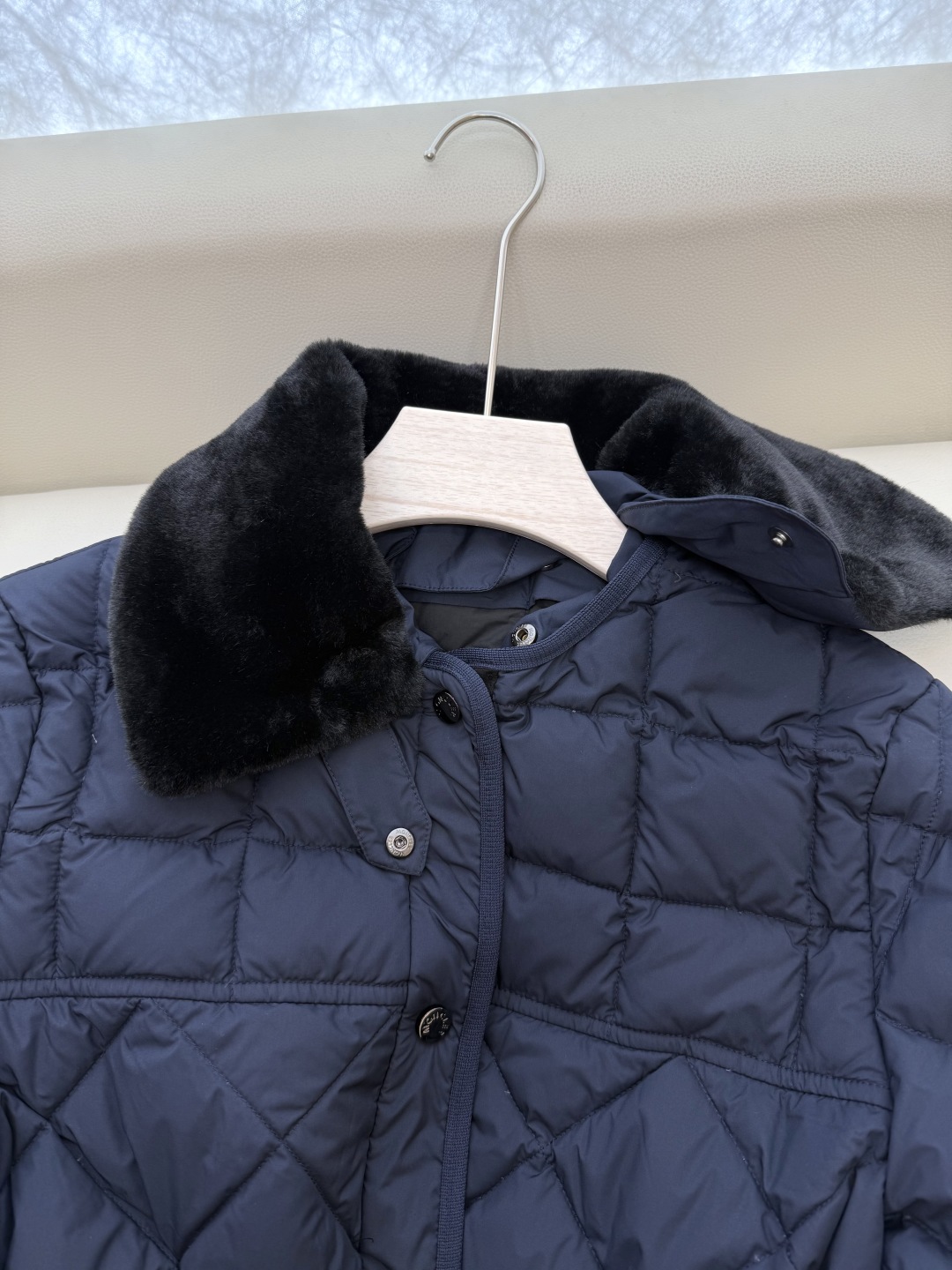 WHL006#新款羽绒服⚠️。
Moncler 科技毛领（非真毛 对标专柜）90%白鹅绒 格纹 羽绒服 
