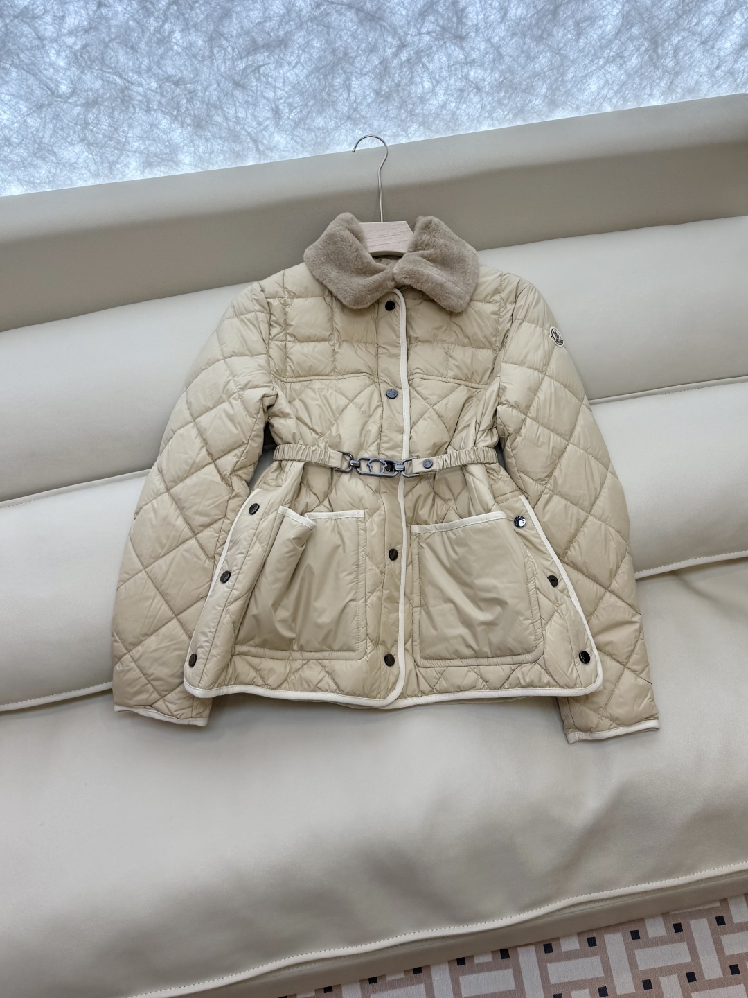 WHL006#新款羽绒服⚠️。
Moncler 科技毛领（非真毛 对标专柜）90%白鹅绒 格纹 羽绒服 