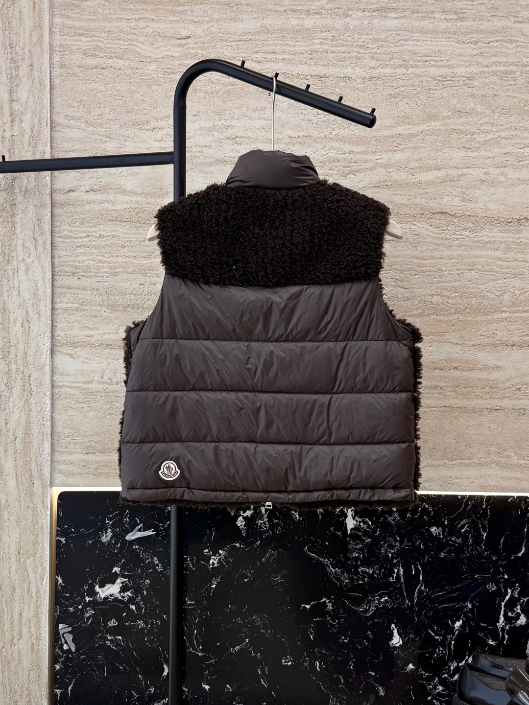 WHL016#新款羽绒服⚠️。
Moncler 科技毛（非真毛 对标专柜）90%白鹅绒 背心羽绒服  黑
