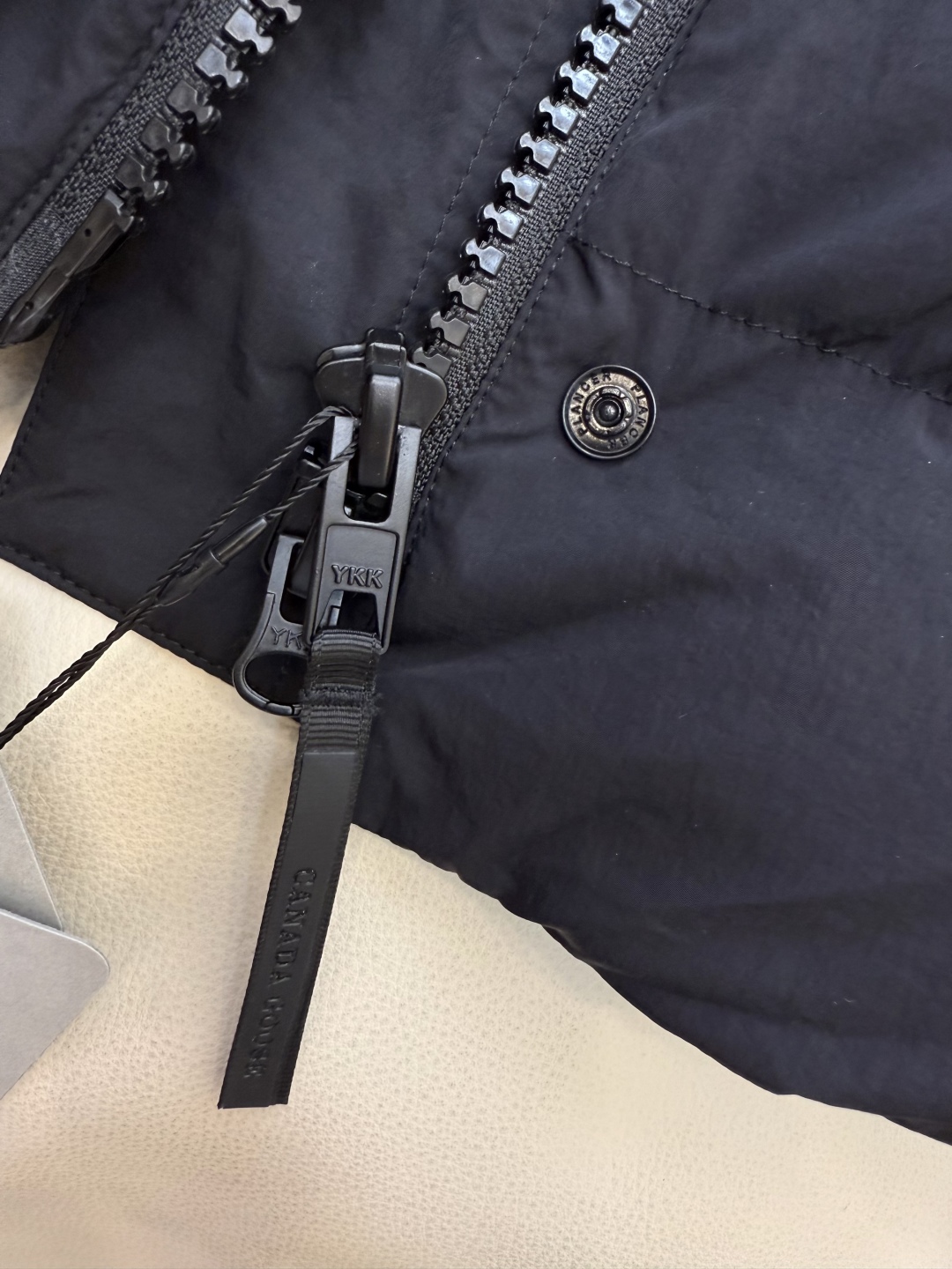 25009#新款羽绒服⚠️2025。
Canada Goose 加拿大鹅 90%白鸭绒 长袖 羽绒服 白