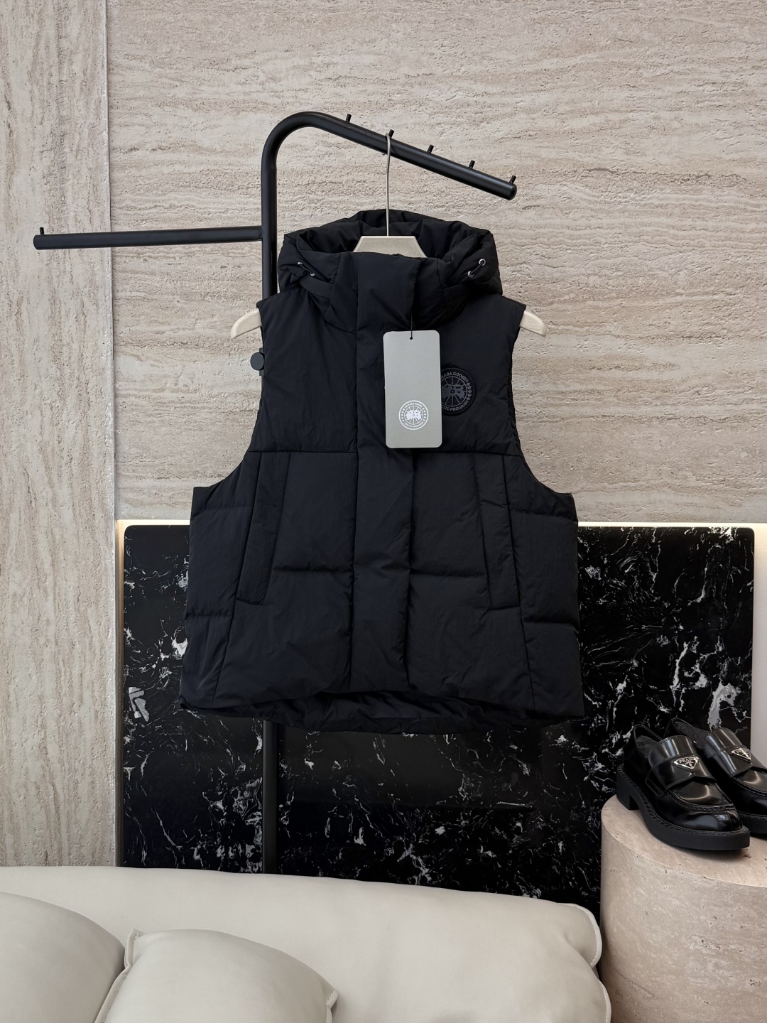25014#新款羽绒服⚠️。
Canada Goose 加拿大鹅 90%白鸭绒 马甲 羽绒服 白色 黑色