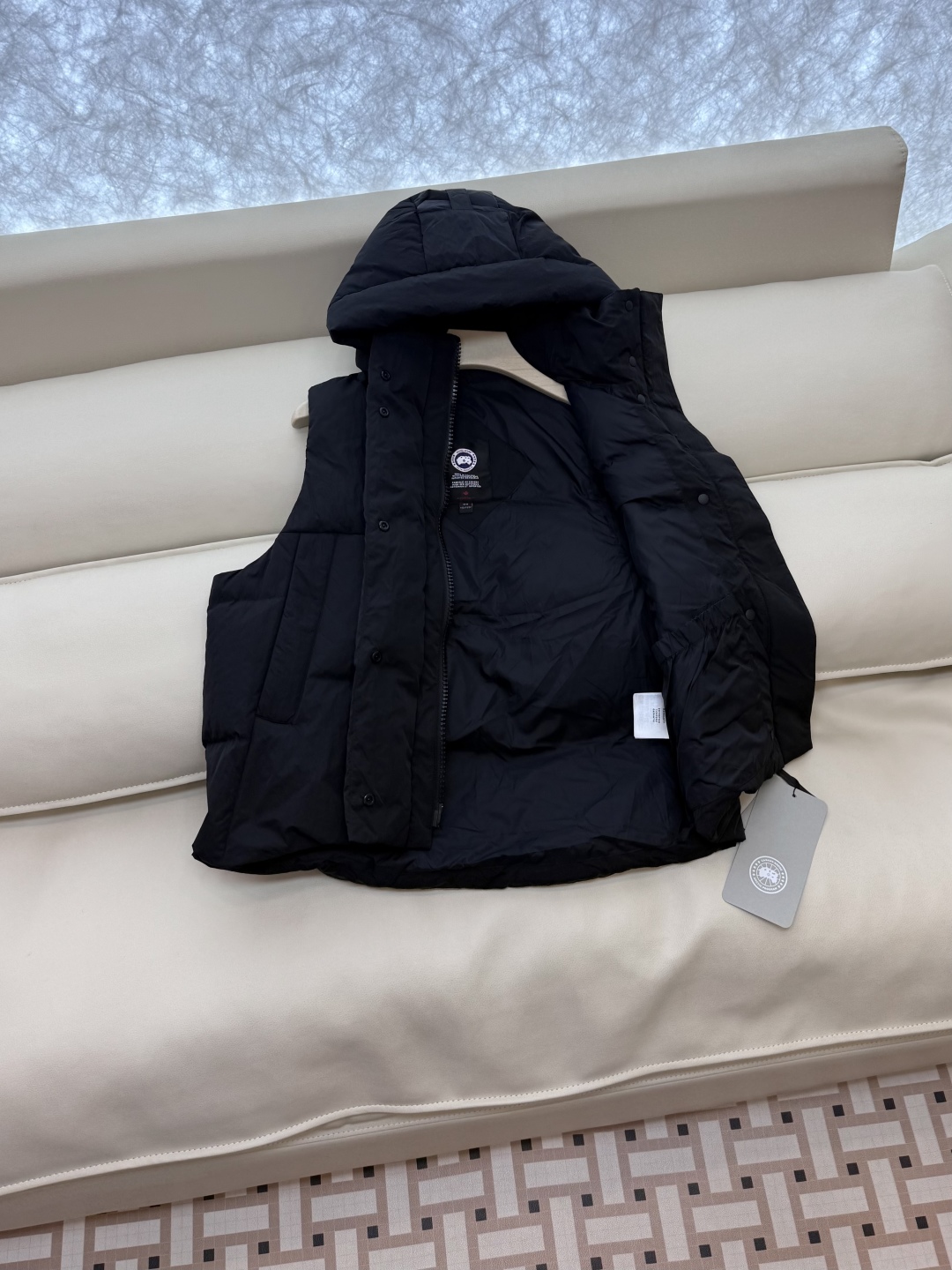 25014#新款羽绒服⚠️。
Canada Goose 加拿大鹅 90%白鸭绒 马甲 羽绒服 白色 黑色