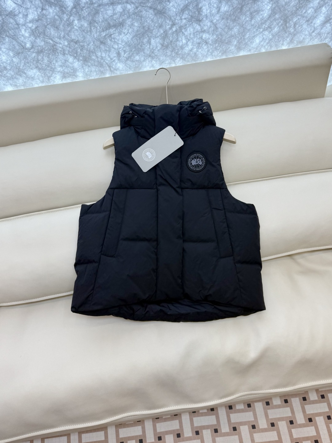 25014#新款羽绒服⚠️。
Canada Goose 加拿大鹅 90%白鸭绒 马甲 羽绒服 白色 黑色