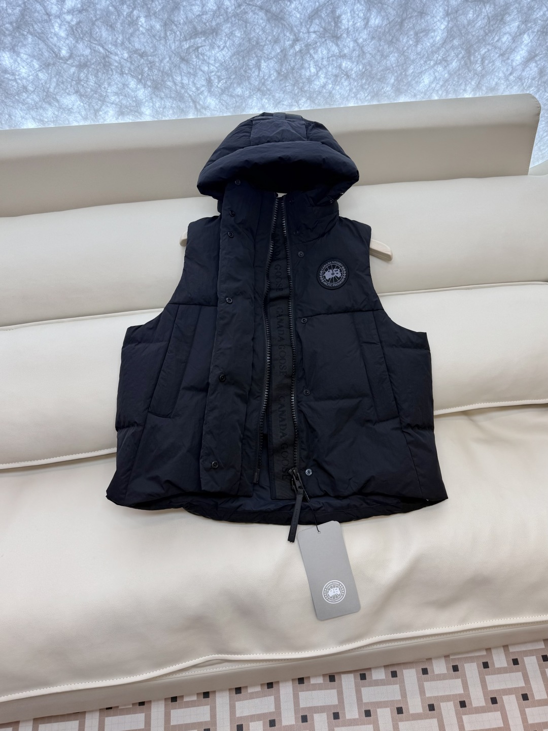 25014#新款羽绒服⚠️。
Canada Goose 加拿大鹅 90%白鸭绒 马甲 羽绒服 白色 黑色