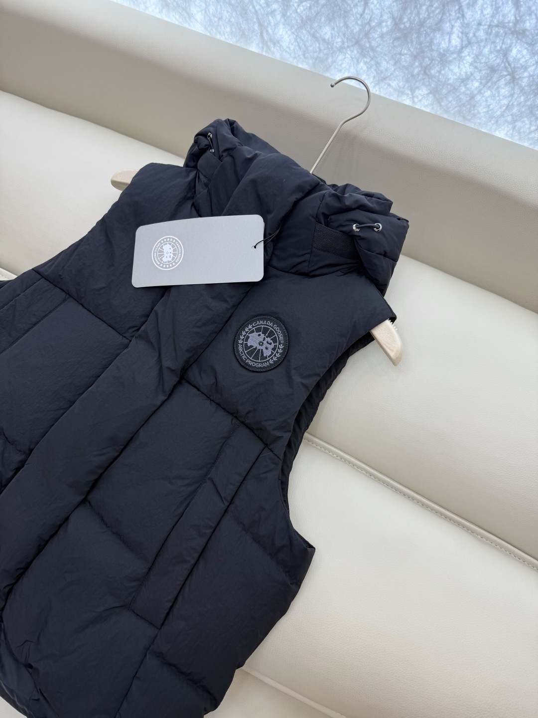 25014#新款羽绒服⚠️。
Canada Goose 加拿大鹅 90%白鸭绒 马甲 羽绒服 白色 黑色