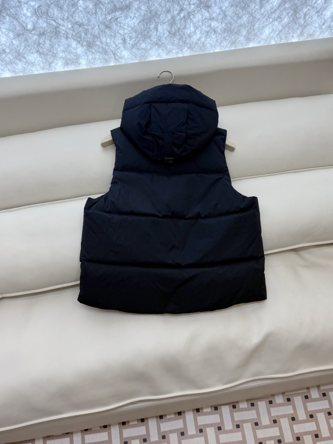 25014#新款羽绒服⚠️。
Canada Goose 加拿大鹅 90%白鸭绒 马甲 羽绒服 白色 黑色