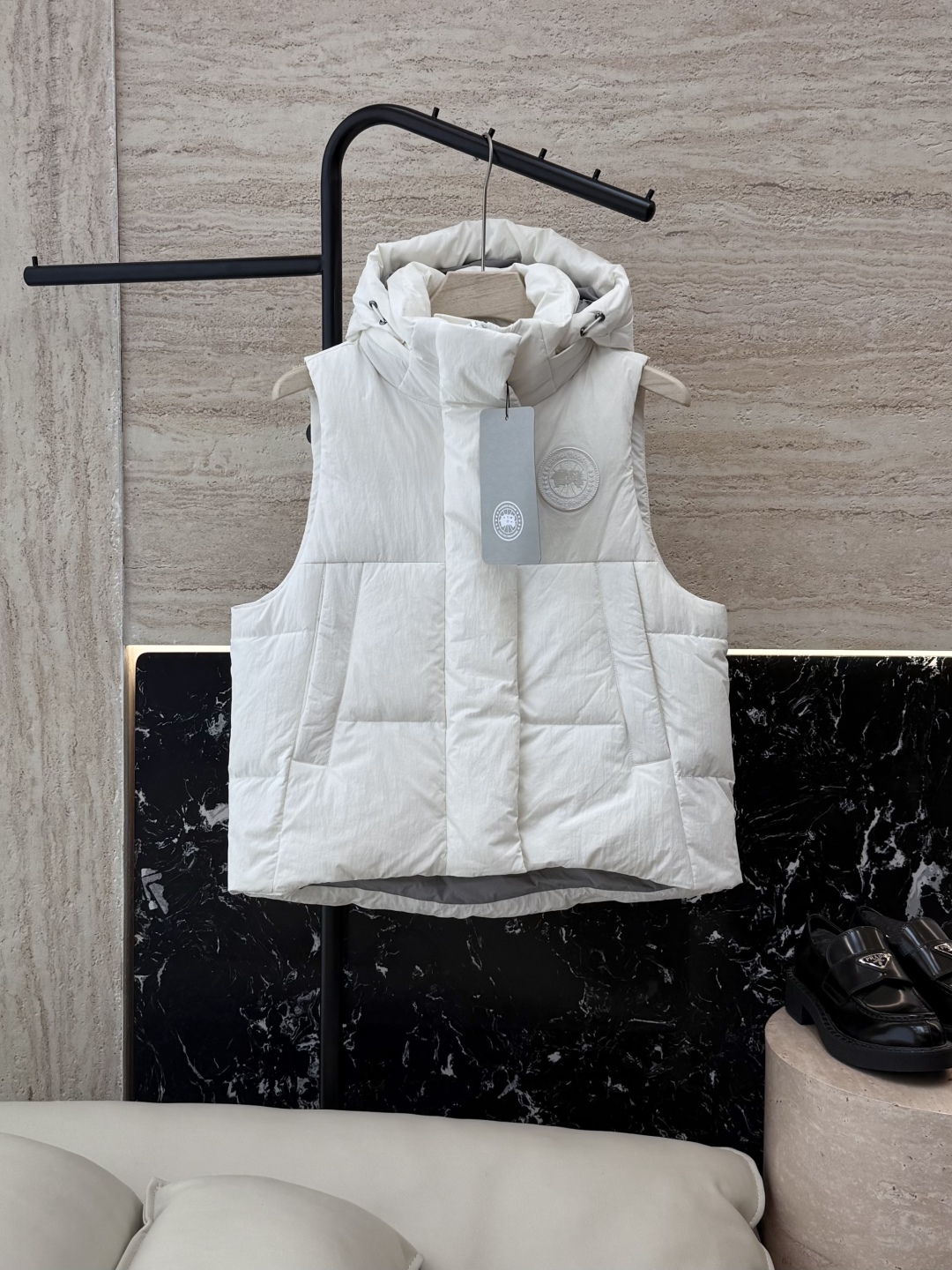 25014#新款羽绒服⚠️。
Canada Goose 加拿大鹅 90%白鸭绒 马甲 羽绒服 白色 黑色