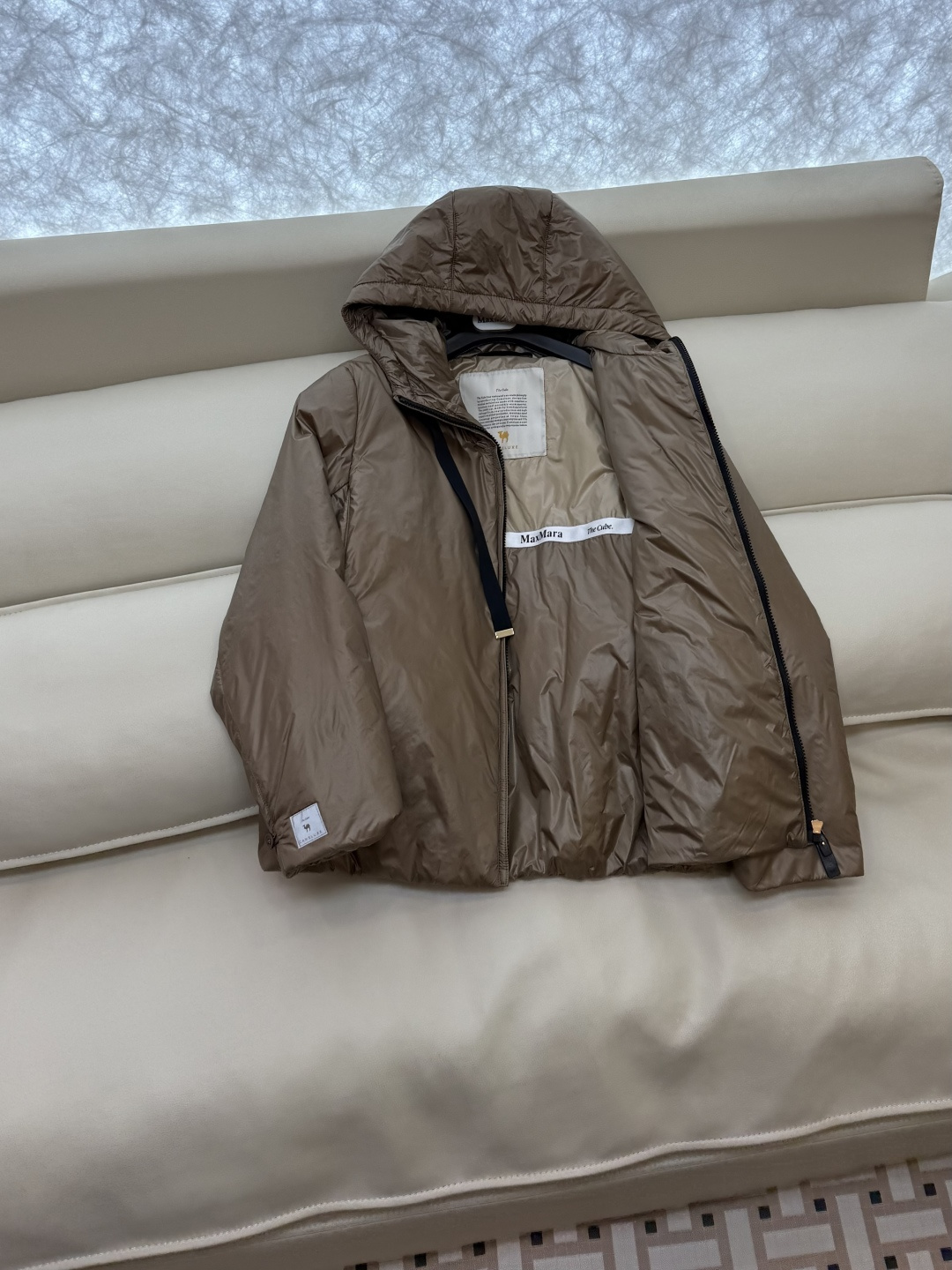 TF097#秋冬新款棉衣⚠️。
Max 原标款 骆驼绒 原版外贸棉衣 驼色 36/38/40/42