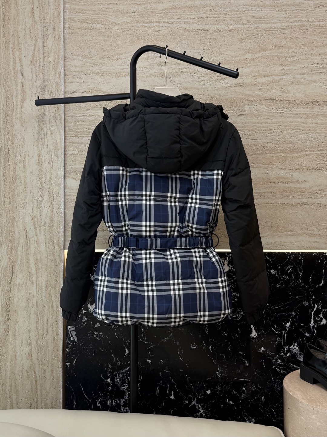 AH731#新款羽绒服⚠️2025。
Bur 巴宝莉 格纹拼接 90% 白鹅绒 两面穿 长袖 羽绒服 杏