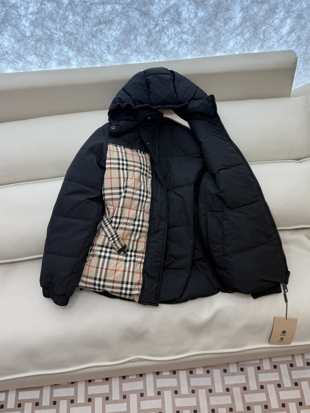 AH731#新款羽绒服⚠️2025。
Bur 巴宝莉 格纹拼接 90% 白鹅绒 两面穿 长袖 羽绒服 杏