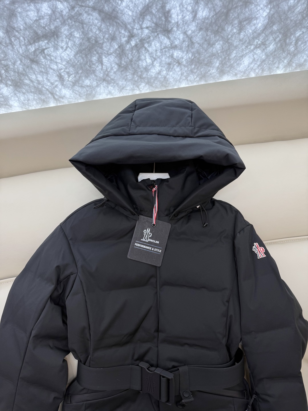 MN5003#新款羽绒服⚠️。
Mon蒙口 跑量款‼️
90% 白鹅绒 户外 修身款 滑雪服系列 羽绒服
