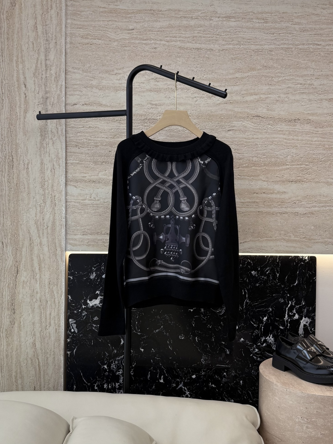 NO:487649,H32574# new knitted sweater HH Home Hermes Positioning Print Silk Twill Splicing Long-sleeved sweater Black Beige Pink SMLXL,,hermes,sweaters,real silk,alexander wang19860909H32574#新款针织衫 H家 爱马仕 定位印花 真丝斜纹拼接 长袖毛衣 黑色 米色 粉色 SMLXL,,hermes,sweaters,real silk,alexander wang,Women's clothing