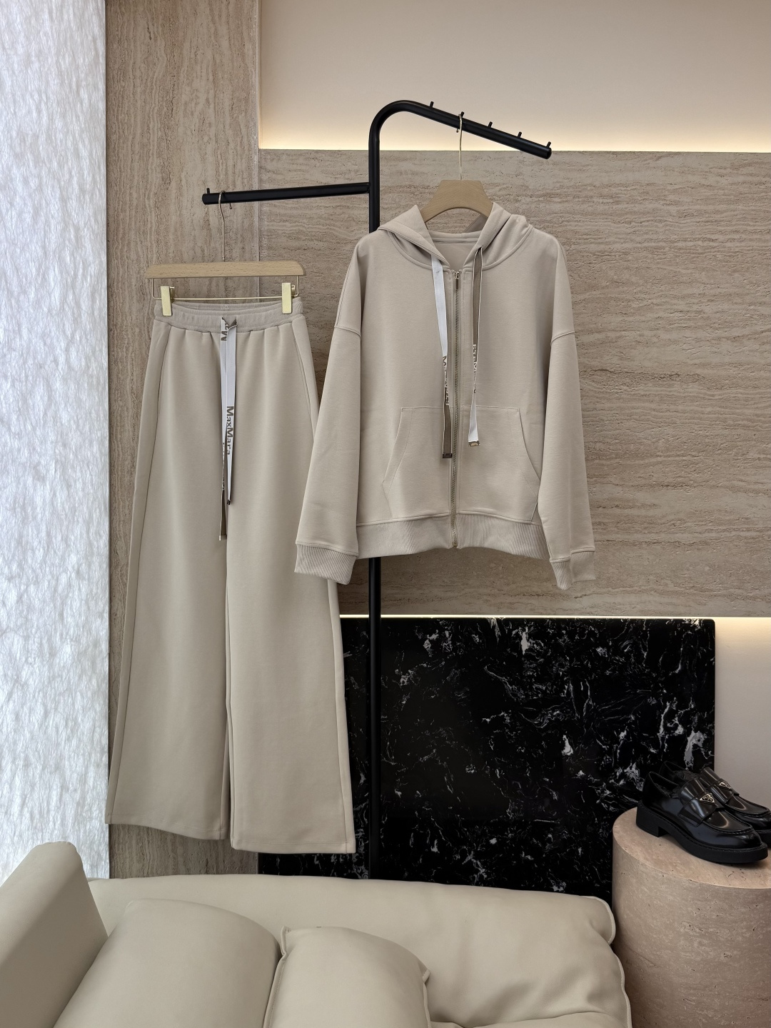 NO:487661,MTZ001# new suit Max mara casual style sweatshirt cardigan jacket trousers suit three colors SML, hoodie, sweatshirts, jackets & coats, alexander wang19860909MTZ001#新款套装 Max mara 休闲风 卫衣开衫外套长裤 套装 三色 SML,,hoodie,sweatshirts,jackets & coats,alexander wang,Women's clothing