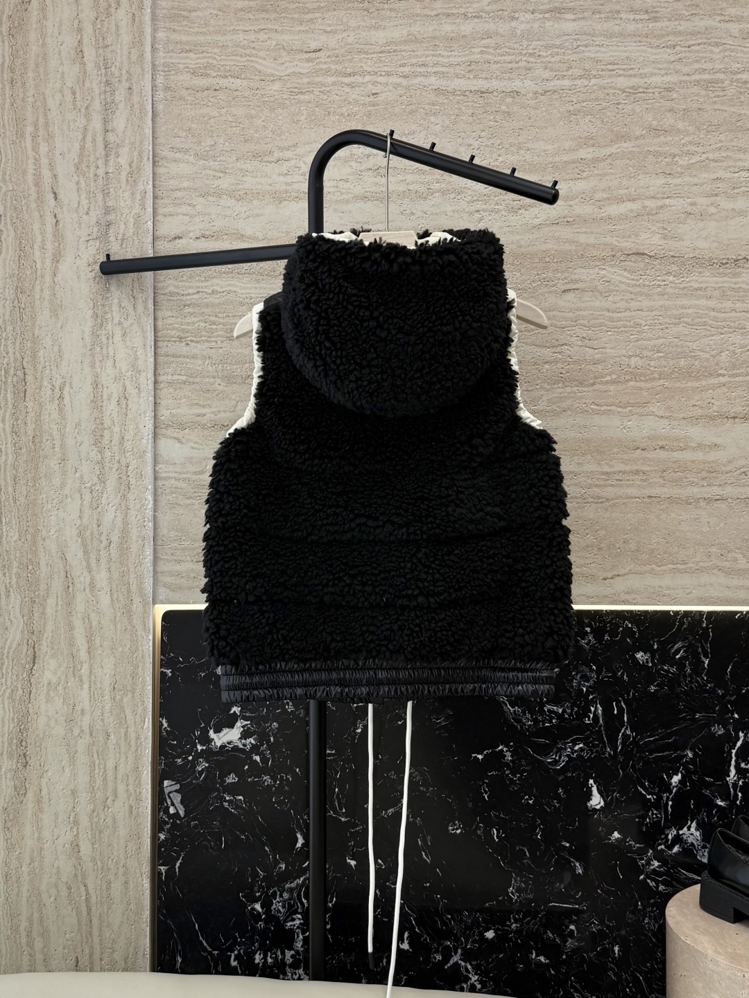 QGL027#新款羽绒服⚠️。
Moncler 美羊羊 摇粒绒 90% 白鹅绒 羽绒马甲 粉色/米黄色/