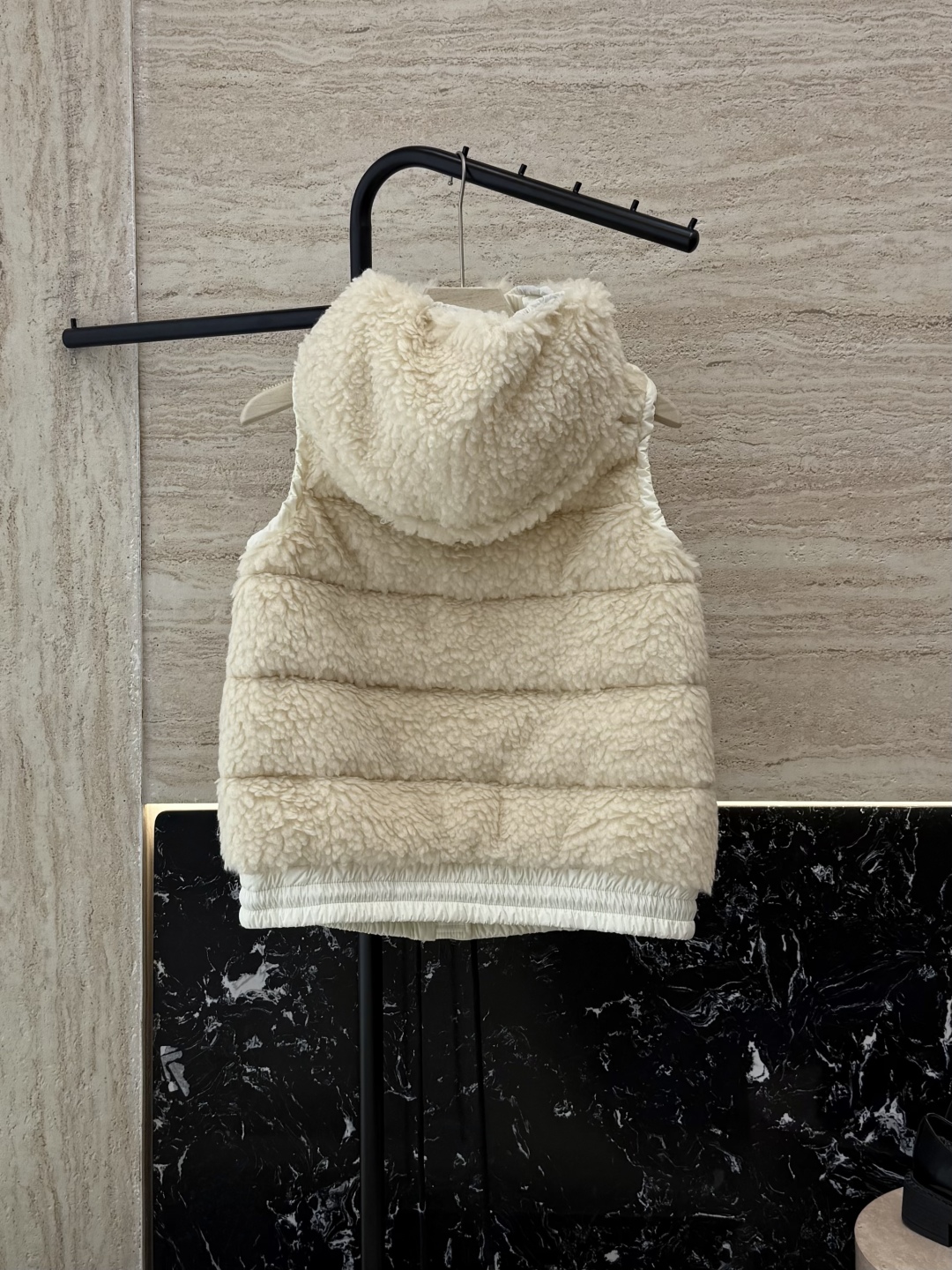 QGL027#新款羽绒服⚠️。
Moncler 美羊羊 摇粒绒 90% 白鹅绒 羽绒马甲 粉色/米黄色/