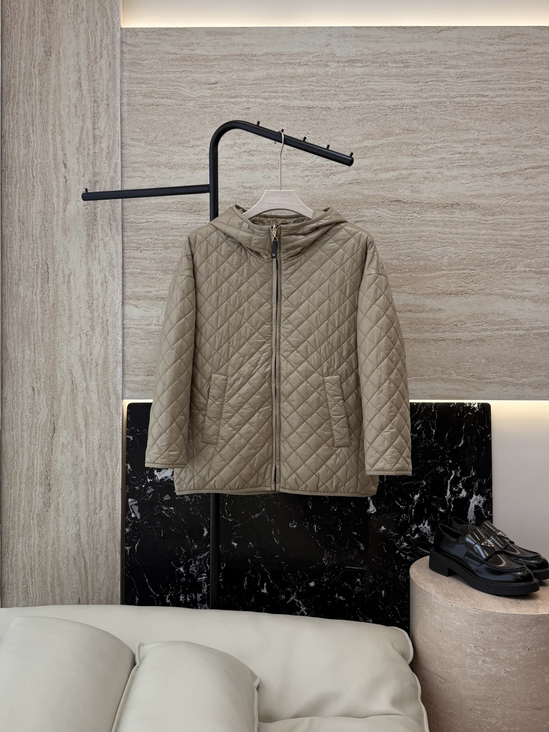 NO:487601,YJT050# new cotton coat Max two-sided wear diamond lattice khaki long sleeve hood cotton coat 36/38/40/42,,hats,alexander wang19860909YJT050#新款棉衣 Max 两面穿 菱形格 卡其色 长袖带帽棉衣 36/38/40/42,,hats,alexander wang,Women's clothing