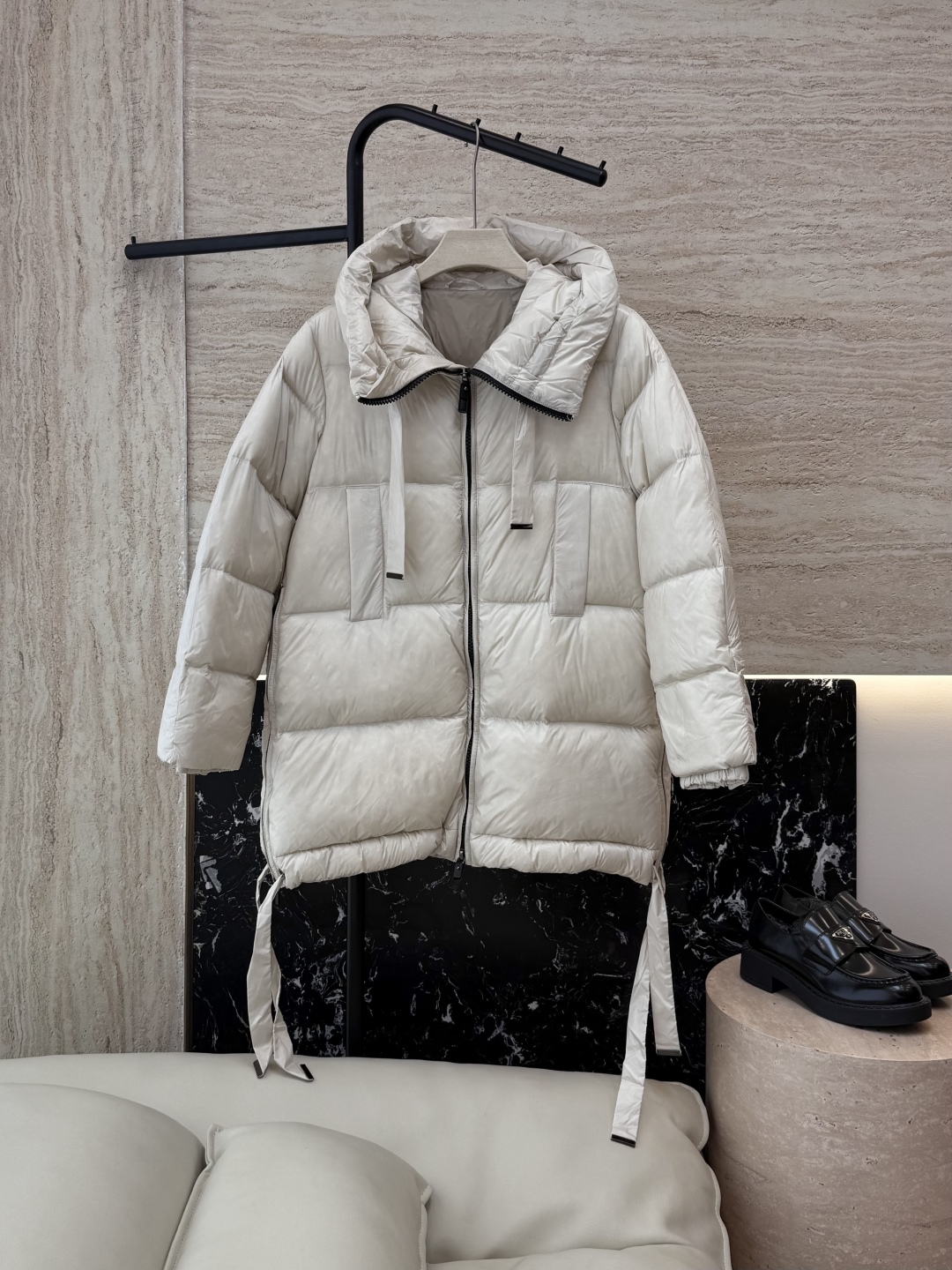Q8816#新款羽绒服⚠️。
max 无标款‼️
超级跑量 90% 白鸭绒 中长款羽绒服宽松 咖色 米白