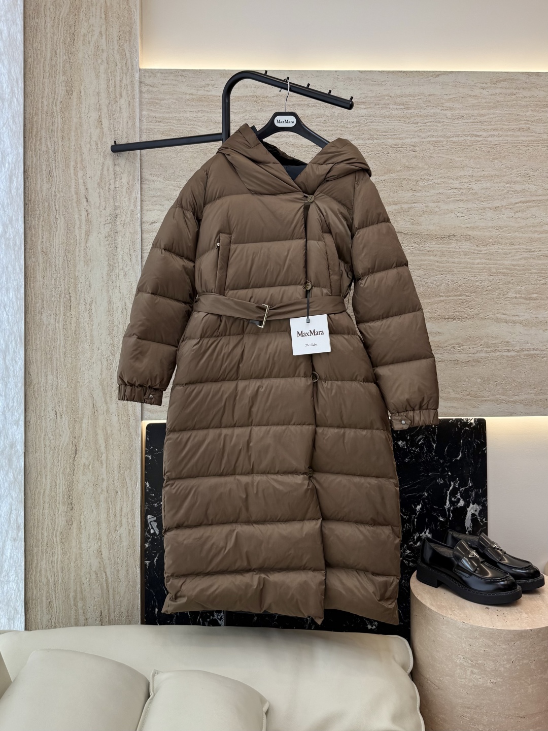 9230#新款羽绒服⚠️2025。
max mara 双面穿 扣子款长款 90% 白鹅绒 羽绒服  黑色