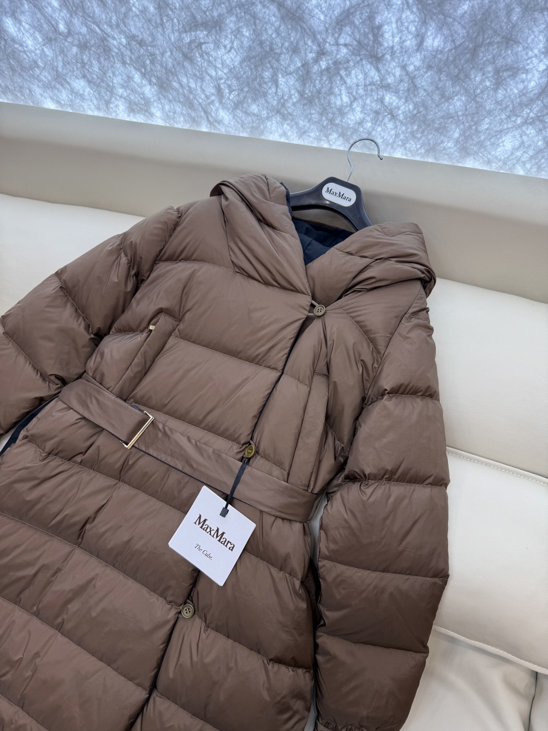 9230#新款羽绒服⚠️2025。
max mara 双面穿 扣子款长款 90% 白鹅绒 羽绒服  黑色