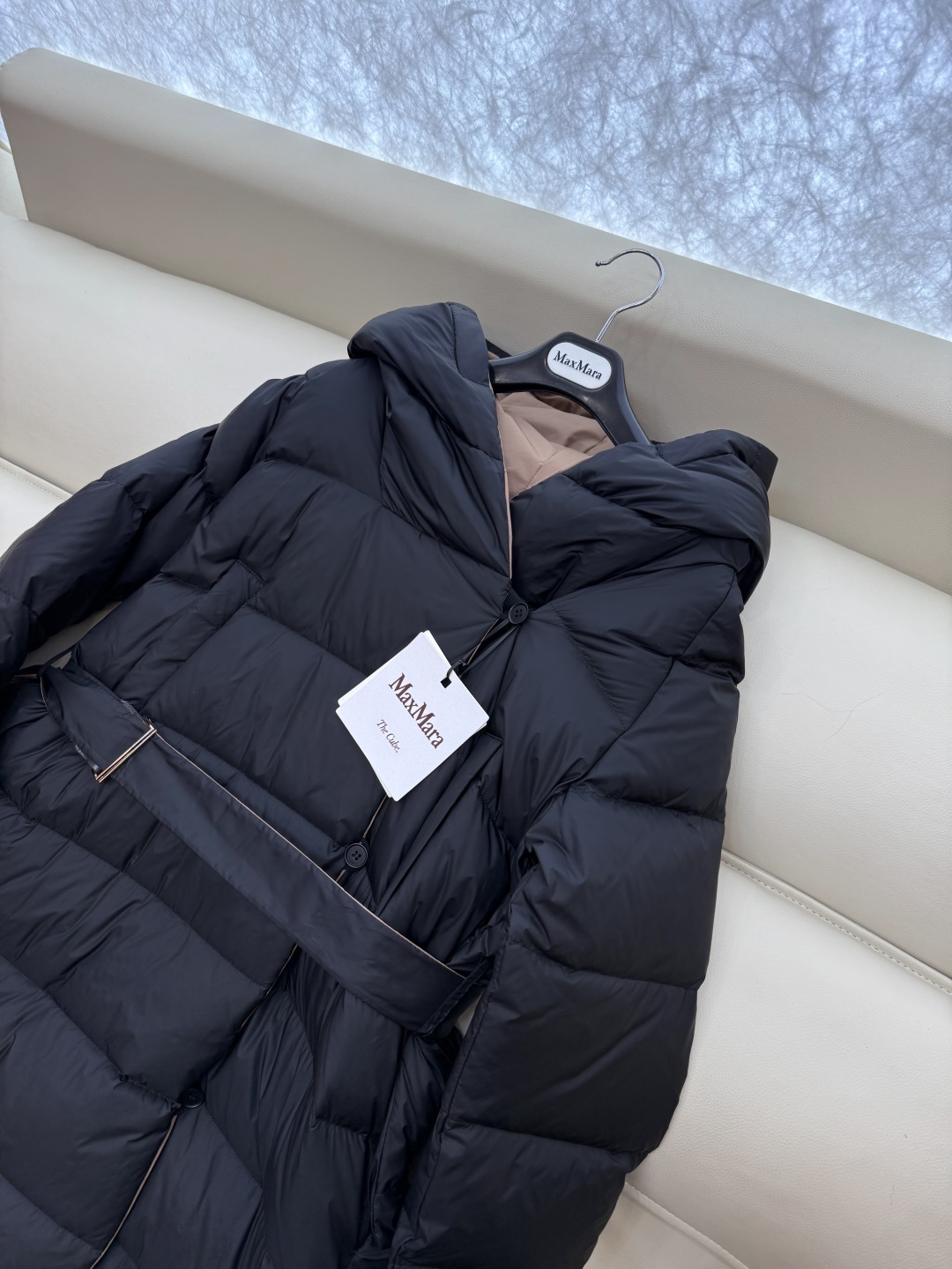 9230#新款羽绒服⚠️2025。
max mara 双面穿 扣子款长款 90% 白鹅绒 羽绒服  黑色