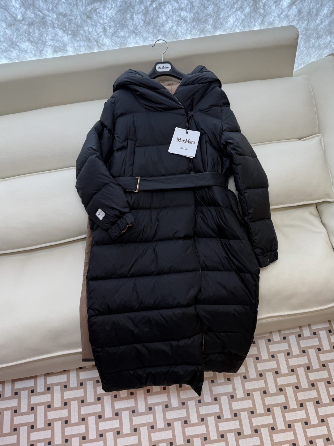 9230#新款羽绒服⚠️2025。
max mara 双面穿 扣子款长款 90% 白鹅绒 羽绒服  黑色