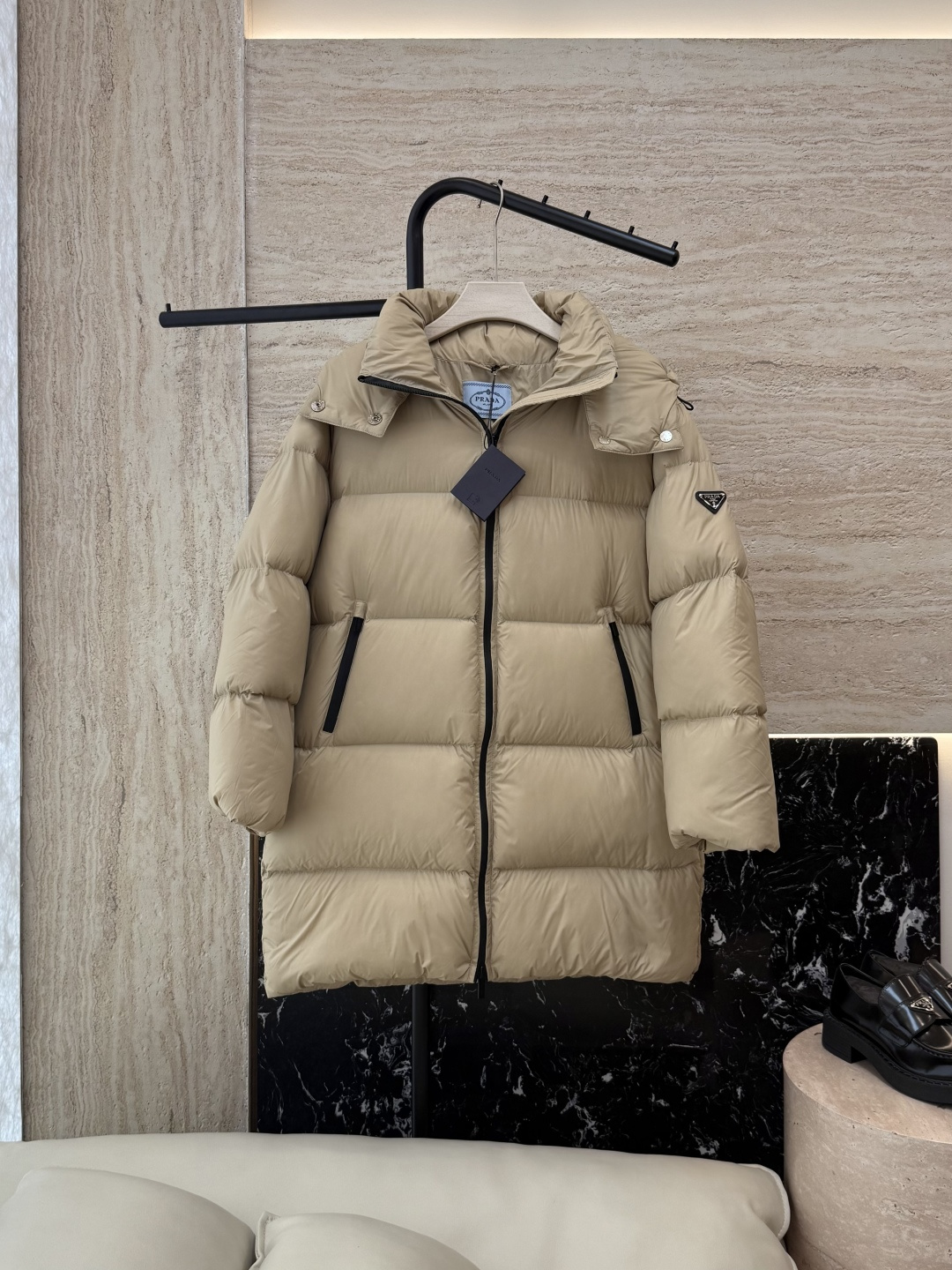 NO:495831,New down jacket with dust bag 8332# PR triangle logo triangle logo letter print stand collar long long sleeve down jacket black brown khaki 36/38/40/42,,down jacket,alexander wang19860909配防尘袋8332#新款羽绒服 PR三角标 三角标 字母印花 立领长款 长袖羽绒服 黑色 咖色 卡其色 36/38/40/42,,down jacket,alexander wang,Women's clothing