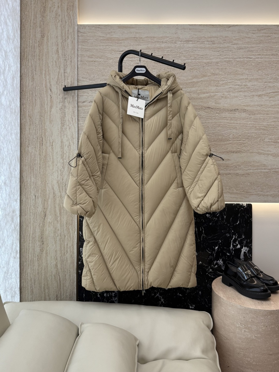 NO:495839,New down jacket with dust bag 8227# Max mara 90 white goose down jacket Long V-shaped slimming down jacket Black Clay Khaki S-XL,,down jacket,alexander wang19860909配防尘袋8227#新款羽绒服 Max mara 90 白鹅绒 长款 V型显瘦 羽绒服 黑色 咖色 卡其色 S-XL,,down jacket,alexander wang,Women's clothing