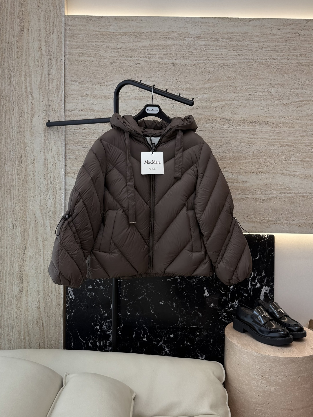 NO:495844,a new down jacket with dust bag 8226# Max mara 90 white goose down jacket V-shaped slimming down jacket black brown khaki S-XL, down jacket, alexander wang19860909a配防尘袋8226#新款羽绒服 Max mara 90 白鹅绒 V型显瘦 羽绒服 黑色 咖色 卡其色 S-XL,,down jacket,alexander wang,Women's clothing
