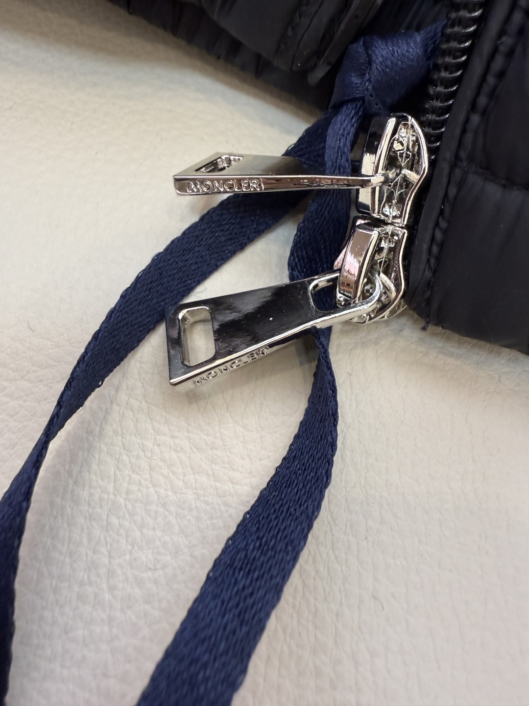 MN5016#新款羽绒服。Moncler 爆款 收纳袋装 轻薄90% 白鹅绒羽绒服 五色 1-2-3-4