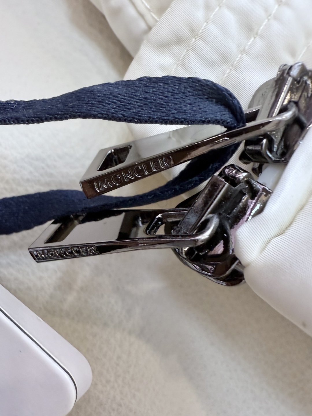 MN5017#新款羽绒服。Moncler 跑量款 爆款 90% 白鹅绒 羽绒服短款 白色 黑色 浅灰色 