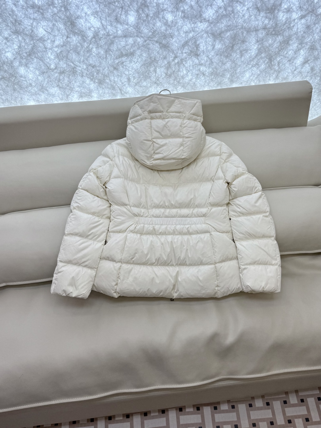 MN5017#新款羽绒服。Moncler 跑量款 爆款 90% 白鹅绒 羽绒服短款 白色 黑色 浅灰色 