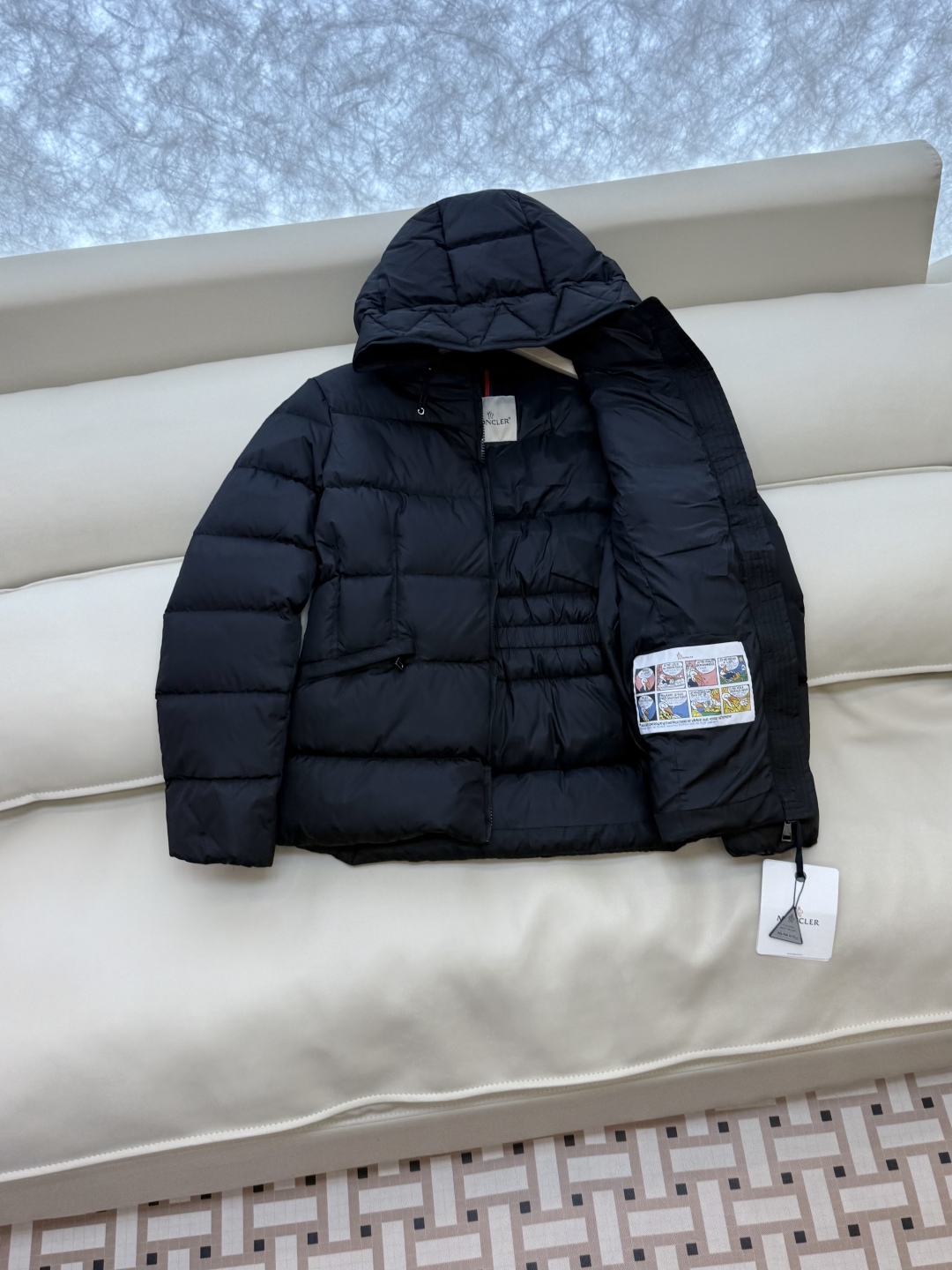 MN5017#新款羽绒服。Moncler 跑量款 爆款 90% 白鹅绒 羽绒服短款 白色 黑色 浅灰色 