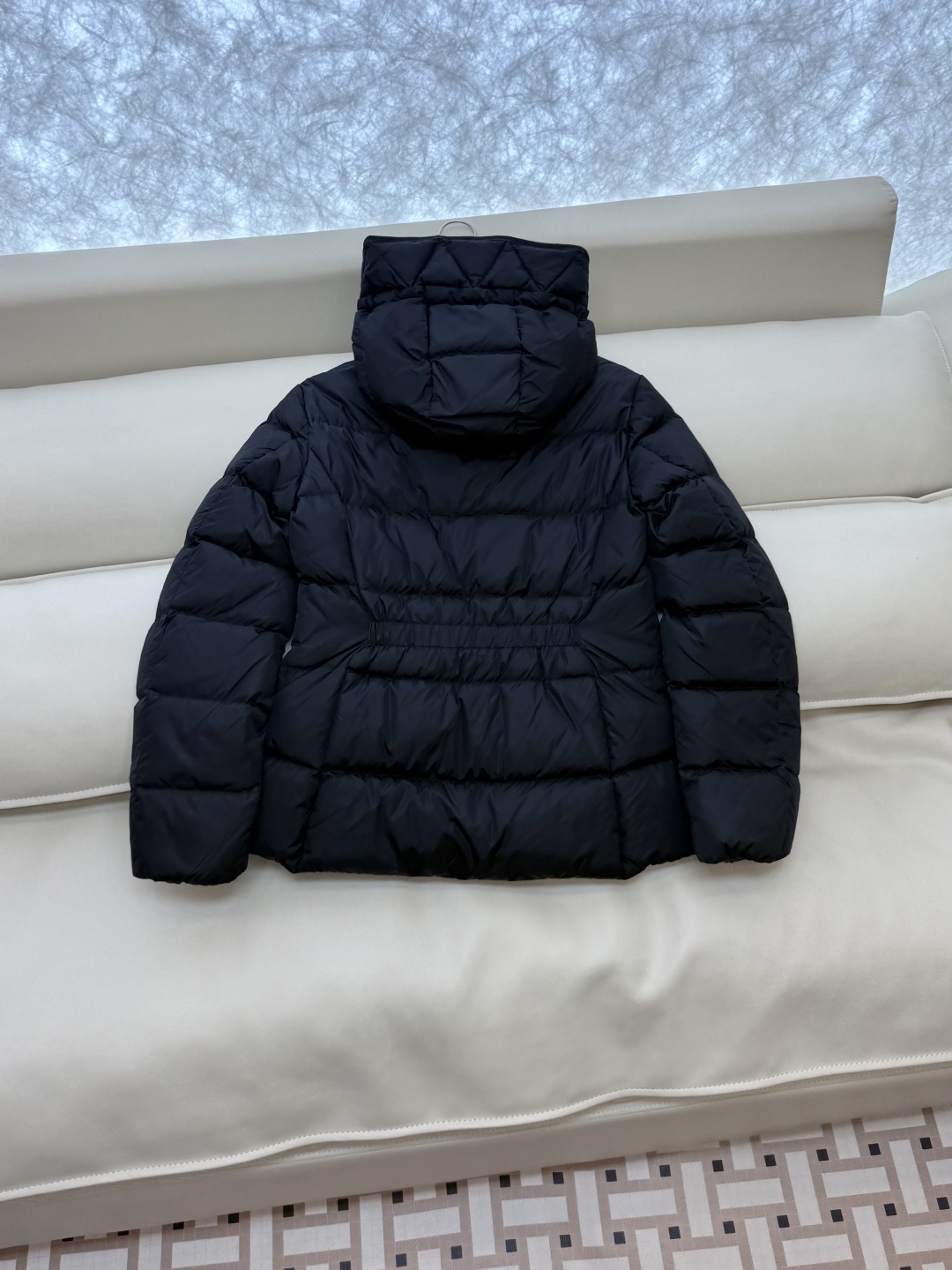 MN5017#新款羽绒服。Moncler 跑量款 爆款 90% 白鹅绒 羽绒服短款 白色 黑色 浅灰色 