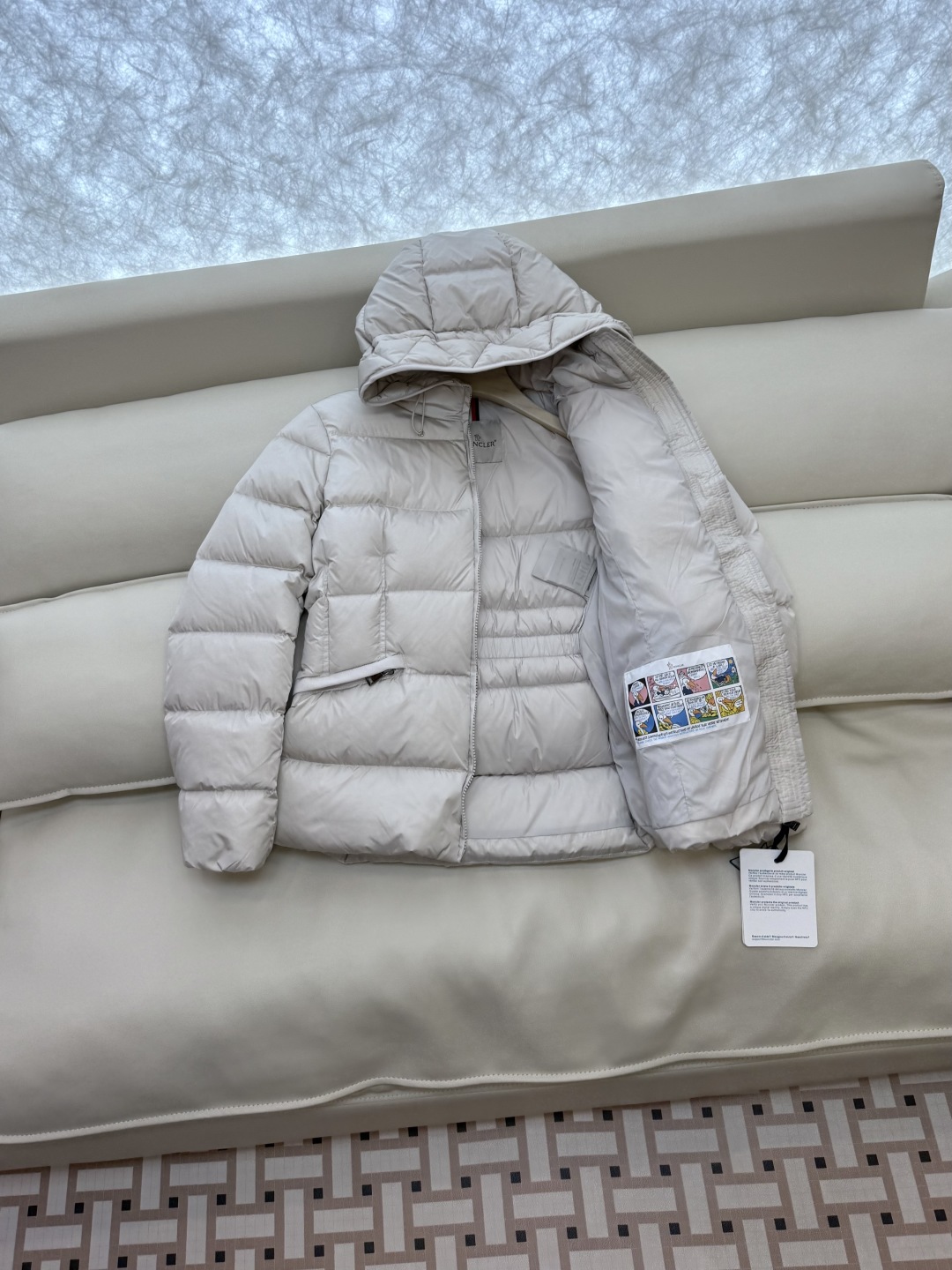 MN5017#新款羽绒服。Moncler 跑量款 爆款 90% 白鹅绒 羽绒服短款 白色 黑色 浅灰色 