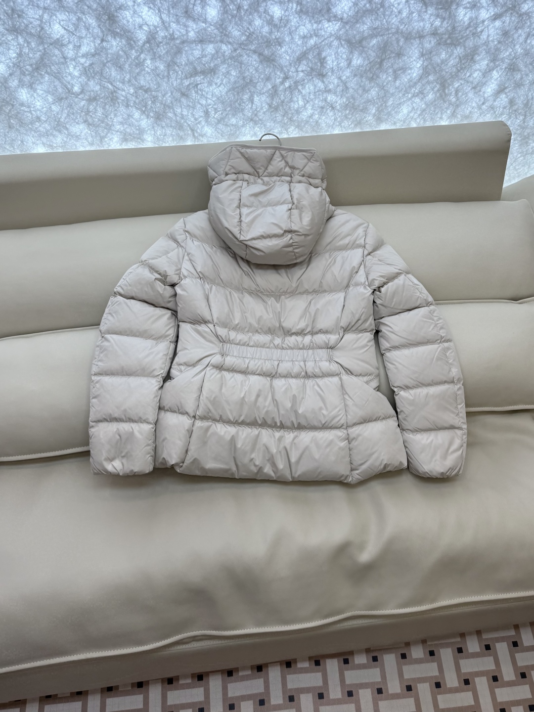 MN5017#新款羽绒服。Moncler 跑量款 爆款 90% 白鹅绒 羽绒服短款 白色 黑色 浅灰色 
