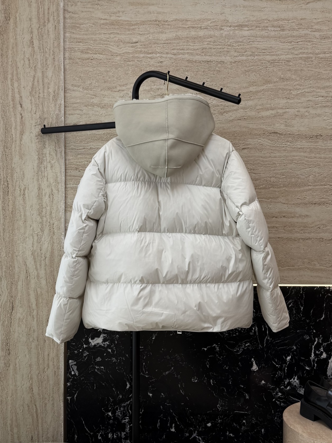 M352#新款羽绒服。Mon蒙口顶级版 拼接假两件 真皮毛一体 90% 白鹅绒 长袖羽绒服 香槟色 白色