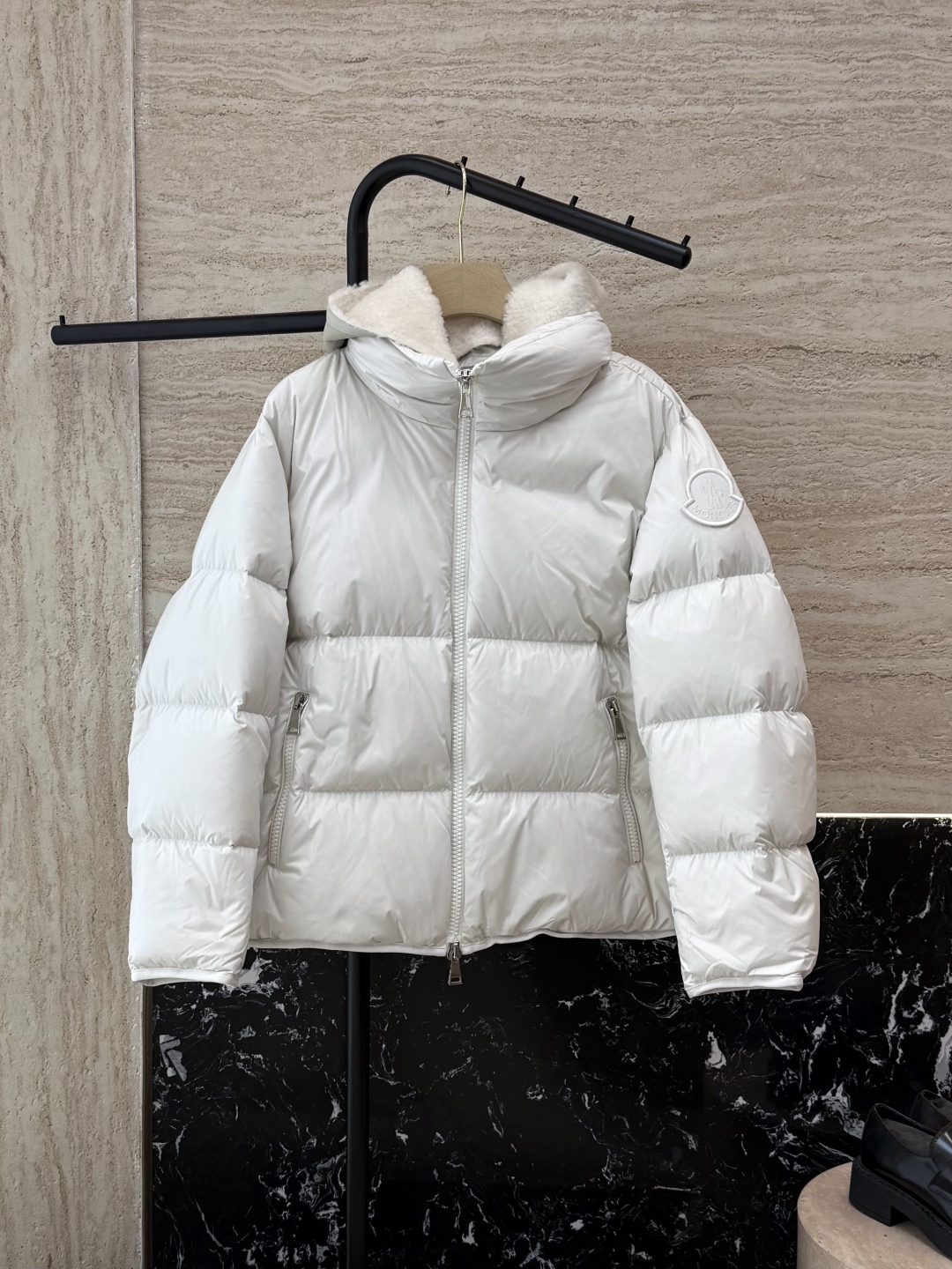M352#新款羽绒服。Mon蒙口顶级版 拼接假两件 真皮毛一体 90% 白鹅绒 长袖羽绒服 香槟色 白色