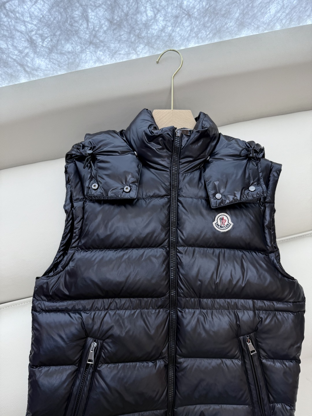 M371#新款羽绒服。Mon蒙口 顶级版 90% 白鹅绒 羽绒马甲 拉链款 黑色 米白色 1/2/3