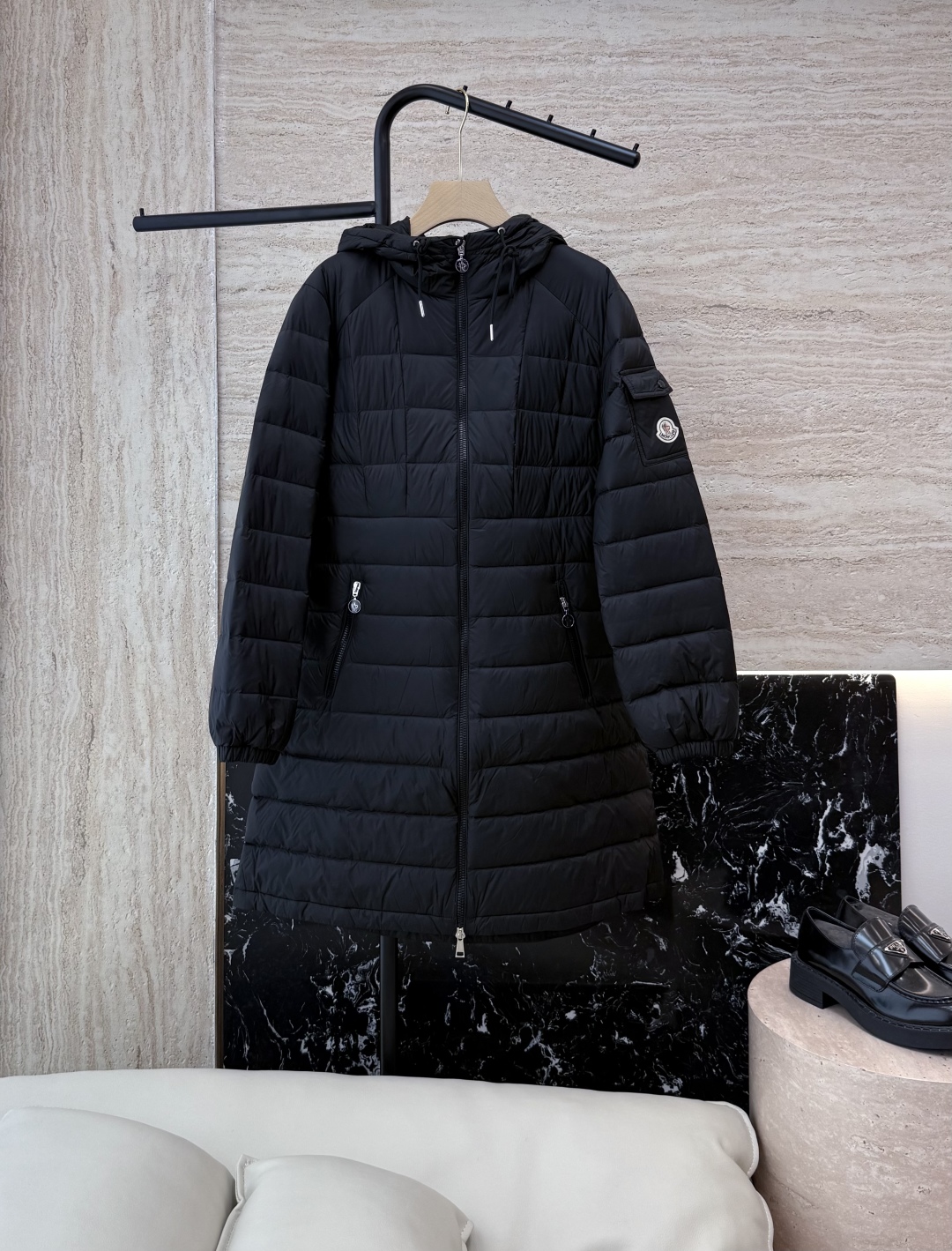 M361#新款羽绒服。Mon 顶级版 蒙口 90% 白鹅绒 收腰设计长袖长款羽绒服 香槟色 黑色 1/2