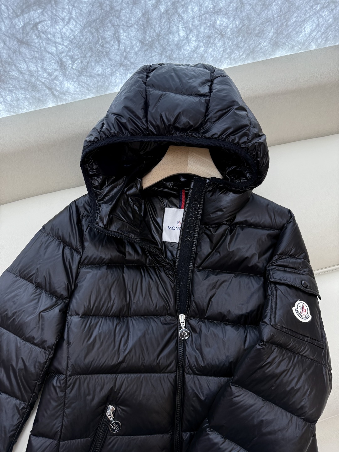 M299#新款羽绒服。Mon 顶级版 蒙口 90% 白鹅绒 经典收腰设计长袖中长款羽绒服 米色 香槟色 